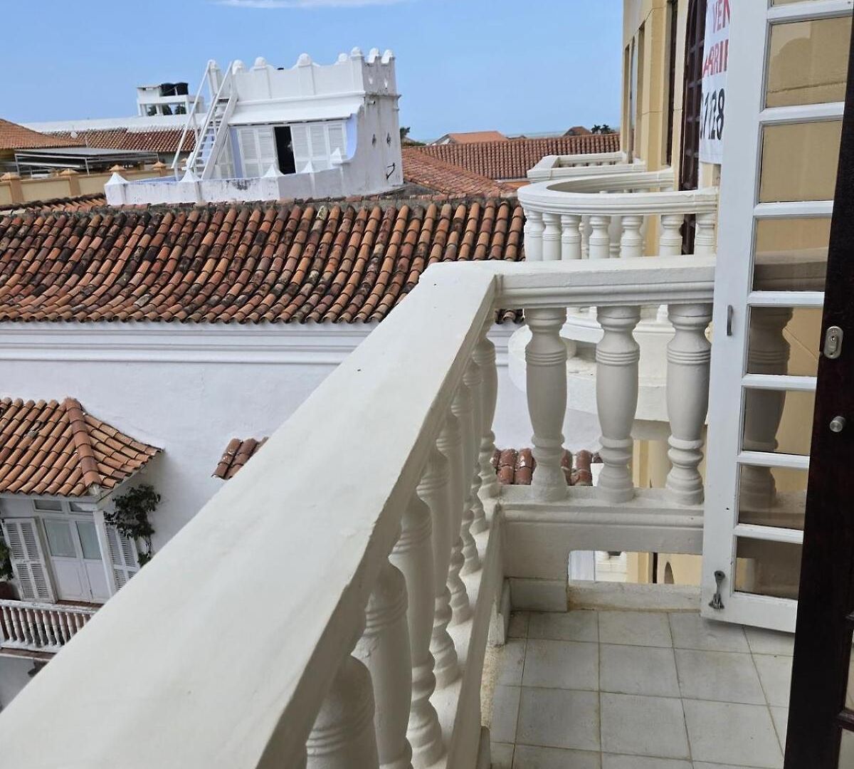 Colonial With Balcony And Pool On Plaza Santo Domingo Apartamento Cartagena