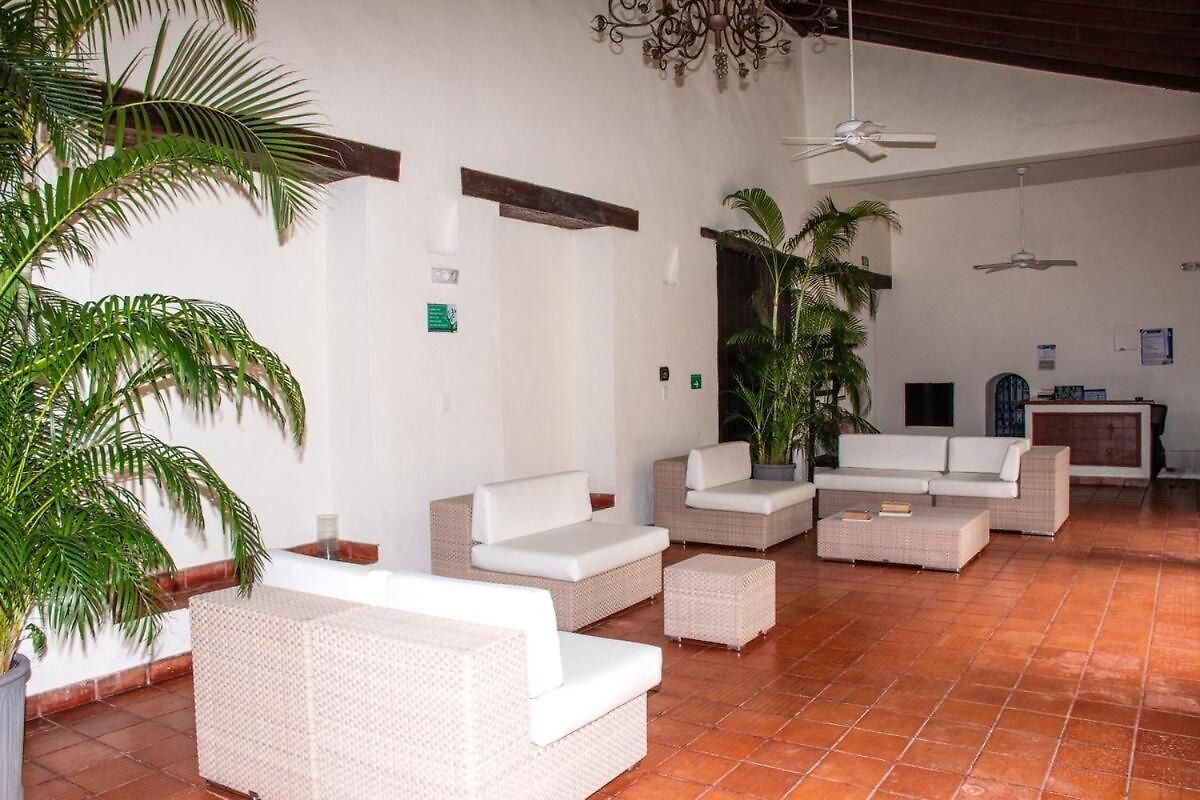 Apartamento Colonial With Balcony And Pool On Plaza Santo Domingo Cartagena