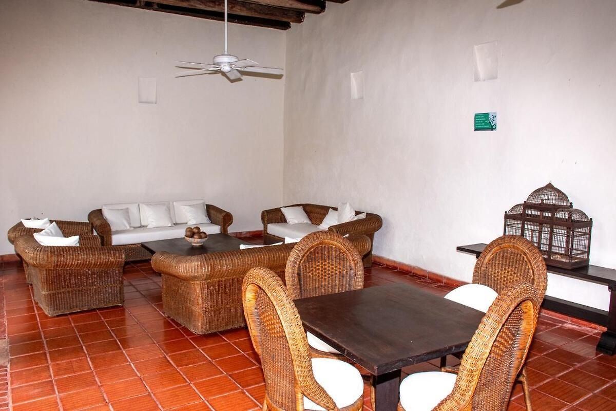 Apartamento Colonial With Balcony And Pool On Plaza Santo Domingo