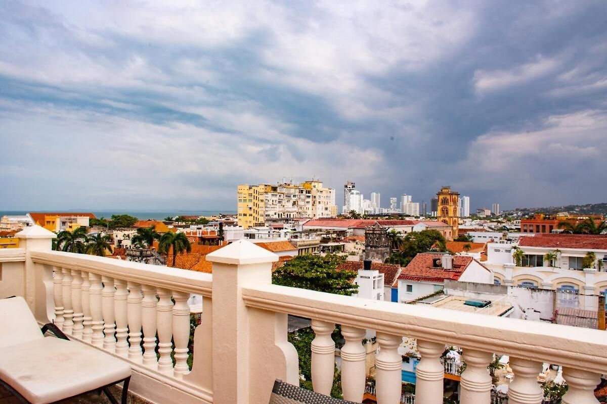Colonial With Balcony And Pool On Plaza Santo Domingo *