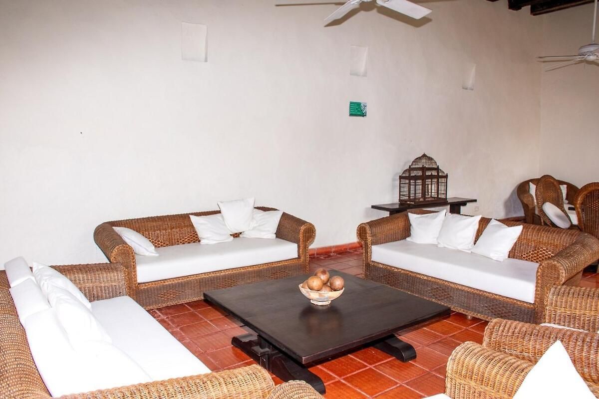 Colonial With Balcony And Pool On Plaza Santo Domingo Apartamento *