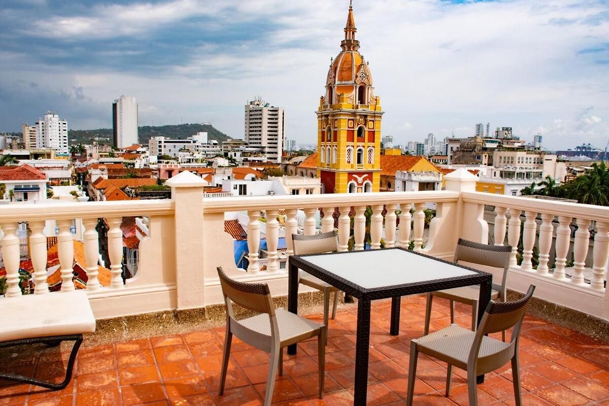 Colonial With Balcony And Pool On Plaza Santo Domingo Apartamento