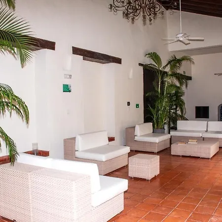 Apartamento Colonial With Balcony And Pool On Plaza Santo Domingo Cartagena
