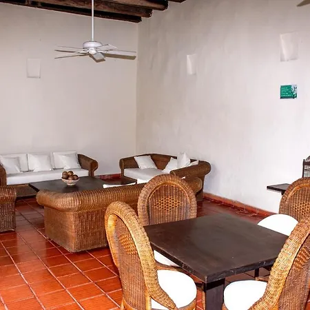 Apartamento Colonial With Balcony And Pool On Plaza Santo Domingo