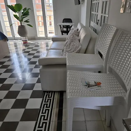 Colonial With Balcony And Pool On Plaza Santo Domingo * Cartagena