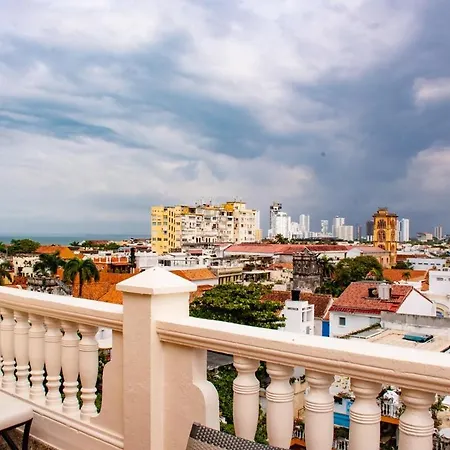 Colonial With Balcony And Pool On Plaza Santo Domingo *