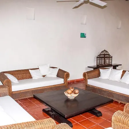 Colonial With Balcony And Pool On Plaza Santo Domingo Apartamento *