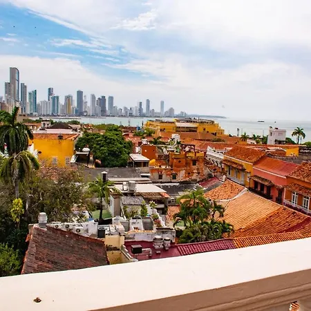 Apartamento Colonial With Balcony And Pool On Plaza Santo Domingo *