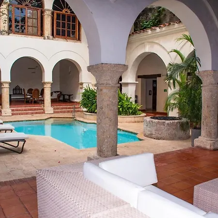 Apartamento Colonial With Balcony And Pool On Plaza Santo Domingo *