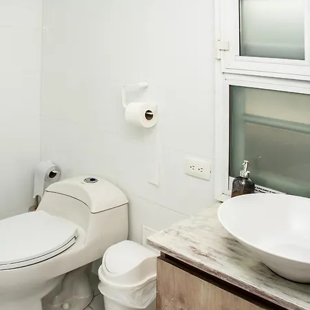 Colonial With Balcony And Pool On Plaza Santo Domingo Apartamento Cartagena